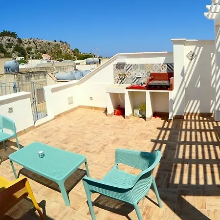 Orange House Apartment