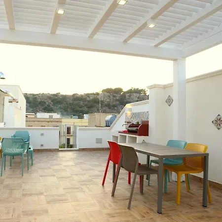 Orange House Apartment *