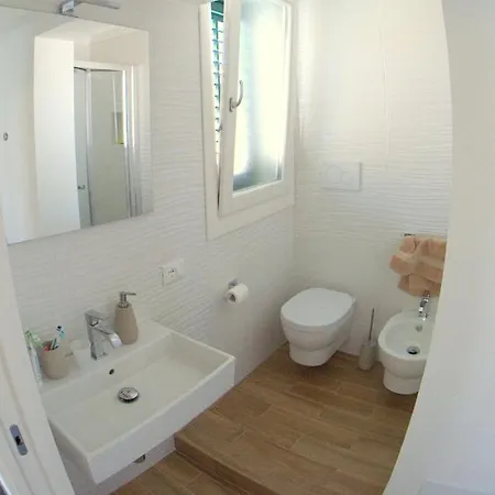 Orange House Apartment